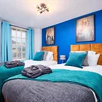 The Stunning Edinburgh Duplex Sleeps 8